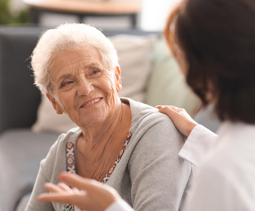 Elderly-lady-chatting-to-doctor