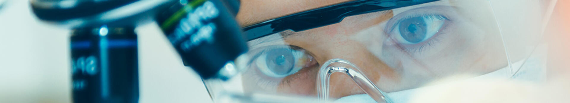 Lab-worker-telescope